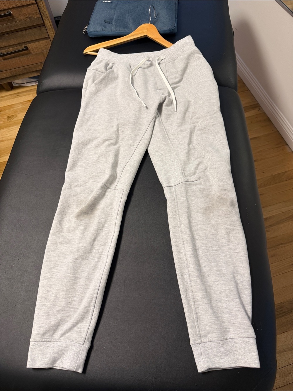 Men's LULULEMON Light Gray Jogger Sweatpants - Casual Drawstring Comfort